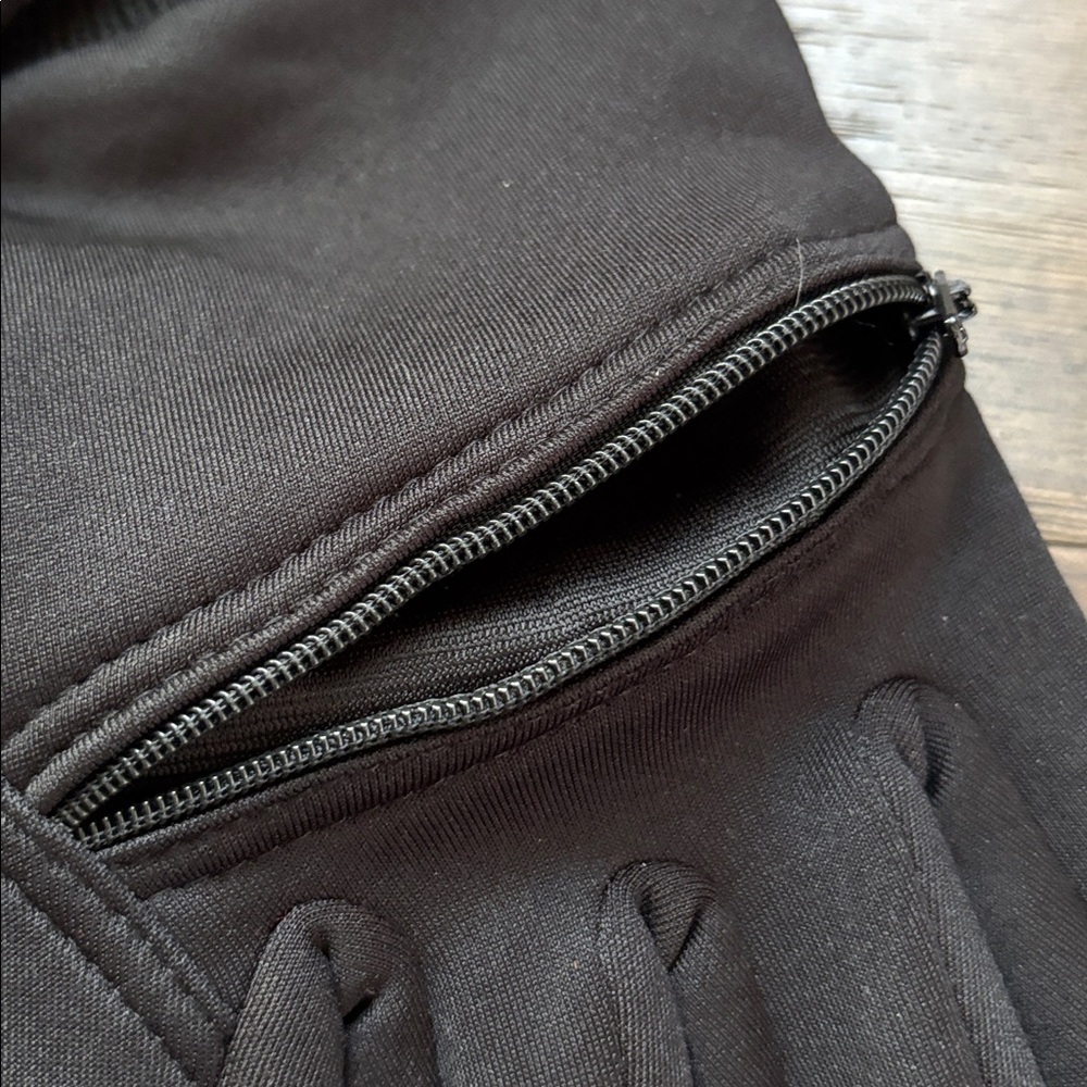 Igloos Pro Touch Sensitive tech,silicone palm,zip pocket,knit cuff,stretch glove - Picture 4 of 8